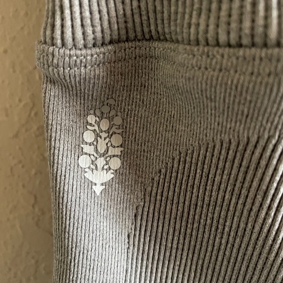 NWOT FP Movement Happiness Runs Bike Shorts Size M/L - Picture 7 of 8